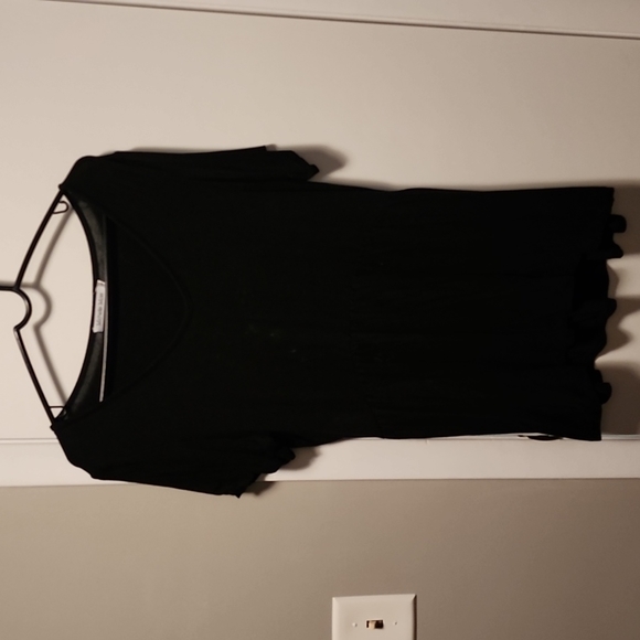 Women's V-neck Top - Picture 1 of 1